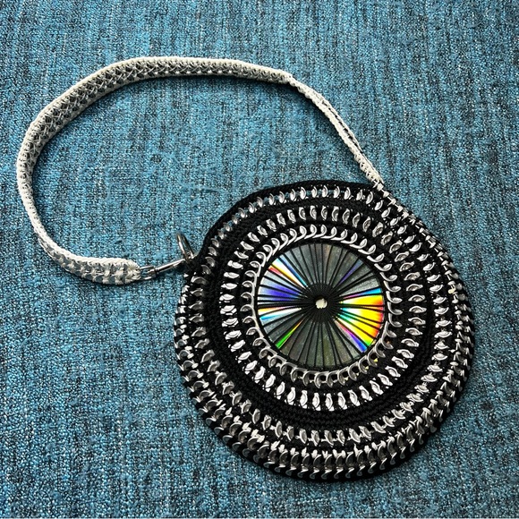 UpCycled Y2K Soda Can Pop Top Tab CD Crocheted Circular Round Bag Purse - Picture 3 of 12